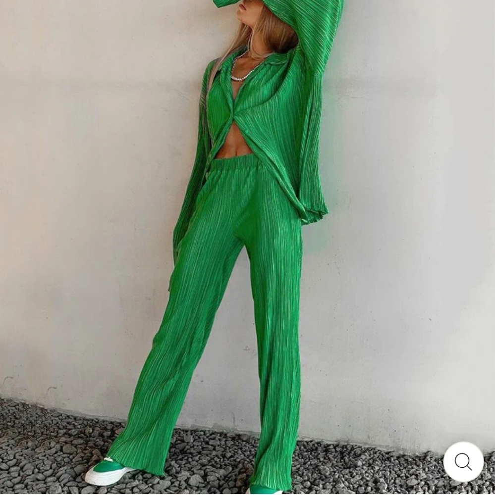 GREEN PLISSE PANTS SET
